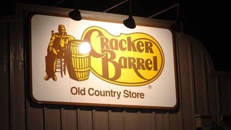 Cracker Barrel: Neues Logo empört Trump-Anhänger und kostet Millionen