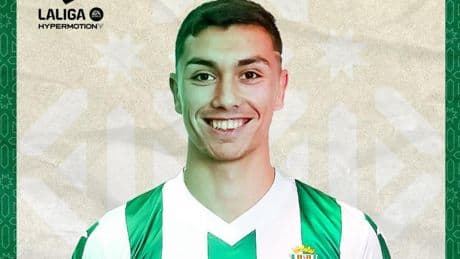 El delantero Adri Fuentes firma por dos temporadas con el Córdoba