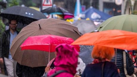 Wettervorhersage: Wetterdienst rechnet mit Starkregen in Bayern