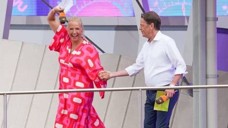 „XY“-Moderator Cerne im „Fernsehgarten“ - „Wo bin ich hier reingeraten?“