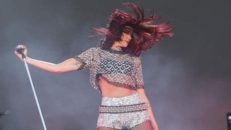 Dua Lipa logra la nacionalidad española al son de Enrique Iglesias y con mucho optimismo radical
