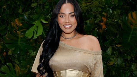 Ayesha Curry lays out her wellness routine &mdash; including a bathroom Instagram scroll to escape her 4 kids
