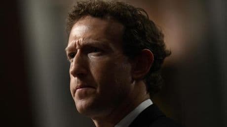 Cambridge Analytica : Mark Zuckerberg signe un accord pour éviter un “procès à 8 milliards”
