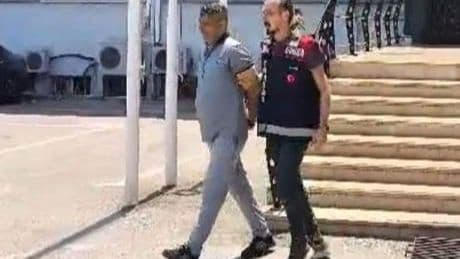 Kendisini kaymakam olarak tanıtıp onlarca kişiyi dolandırdı! Tam vali olacaktı polis enseledi