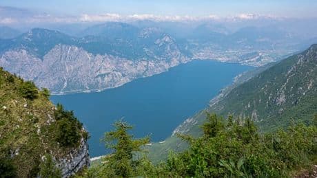 Tragödie bei Gardasee-Bergtour – 30-jähriger Deutscher stürzt 200 Meter in die Tiefe