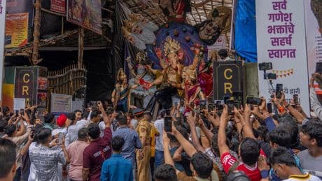 Hindu tapınağında izdiham: 6 kişi öldü