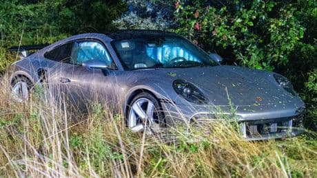Er kostet 274.000 Euro - Luxus-Porsche mit Kind bei Starkregen verunglückt