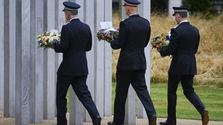 Le Royaume-Uni rend hommage aux 52 victimes des attentats du 7 juillet 2005 à Londres