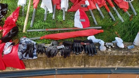Identificados y devueltos a Madrid 118 ultras del Atlético que habían lanzado botellas y mobiliario en una zona de bares de Vitoria