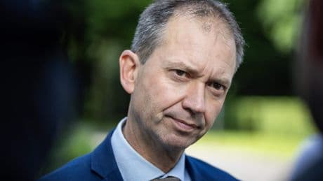 Eddy van Hijum wil lijsttrekker van NSC worden, Nicolien van Vroonhoven ziet er vanaf