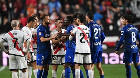 Djené se expone a tres partidos de sanción