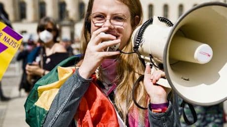 Queere Aktivistin: »Ich sehe das als ein Zwangsouting durch den Staat«