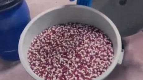 Bursa'daki operasyonda 300 bin uyuşturucu hap ele geçirildi