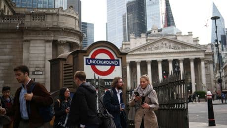 Power outage hits London Underground - as lines suspended