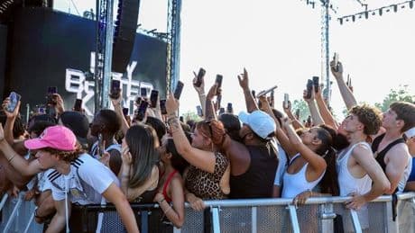 Wireless fans say it's 'not for the weak' as reality of being 'packed like sardines' shown