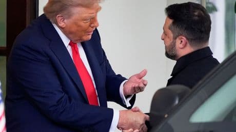 Für Selenskyj änderte Trump seinen Handschlag, das war eine versteckte Botschaft