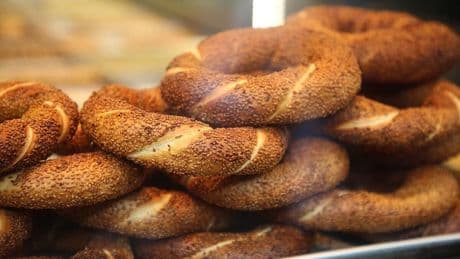 O ilde bir simit 20 lira oldu