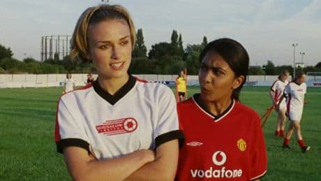 La directora de este clásico futbolero con Keira Knightley confirma que prepara secuela: &quot;Todos querrán volver&quot;