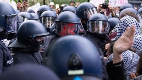 Berlin: Polizist bei propalästinensischer Demo schwer verletzt