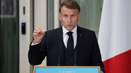 Droits de douane : Macron appelle l'UE à défendre ses intérêts, face aux nouvelles annonces de Trump