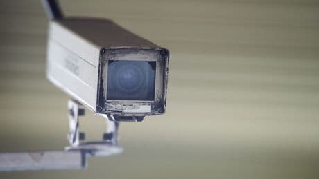 Hessischer Innenminister rechnet künftig mit flächendeckender KI-Videoüberwachung