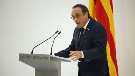 Exigen al 'Parlament' que se ponga una bandera de España tan grande como la 'senyera' gigante que se izará por la Diada