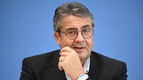 Kritik von Sigmar Gabriel – „Wirtschaftspolitik ist etwas anderes als mit Geld um sich zu werfen“