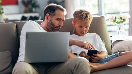 Tech expert's holiday phone hack every parent should know before travelling