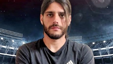 Footballer, 30, tragically dies in front of mum day before starting new club