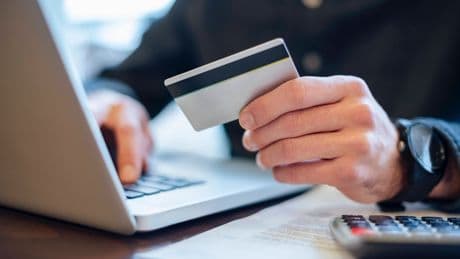 Täuschend echte E-Mails: Diese Betrugsmasche kostet Sie über 2.300 Euro