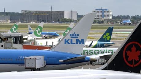 Schiphol heeft weer zicht op groei, als herrie rond luchthaven afneemt: ’Mogelijk voor 2028 meer ruimte voor vluchten’