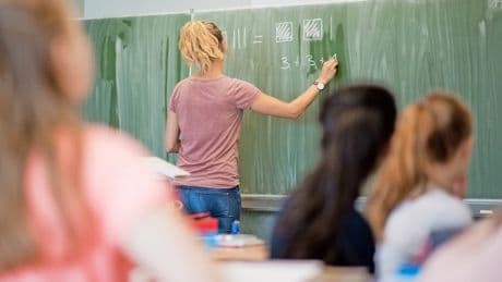 Sparsame Länder: Junge Lehrer in den Sommerferien oft arbeitslos