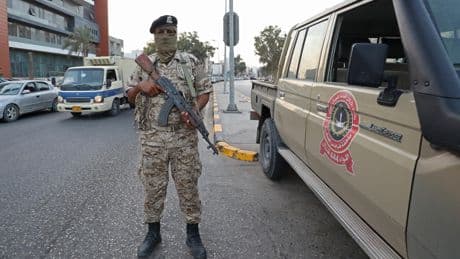 Libye : des affrontements entre groupes armés à Tripoli font six morts