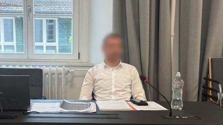 Prozesse: Schamlippen verstümmelt: 26-Jähriger vor Gericht