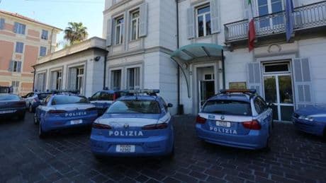 Sanremo, nuovo blitz di polizia e vigili nell’ex albergo usato come dormitorio