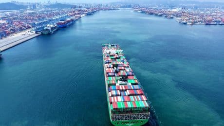 La Chine déjoue les prévisions avec un net rebond de son commerce extérieur