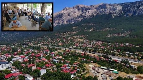 Hissedilen sıcaklık 52 derece oldu, herkes oraya akın etti! 20 binlik nüfus 450 bine fırladı: Vatandaş çareyi orada buldu