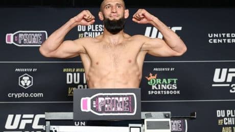 Khamzat Chimaev strips naked to make weight for Dricus Du Plessis fight
