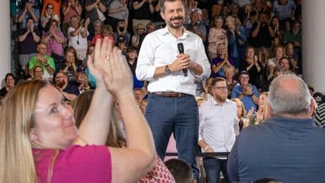A Bearded Pete Buttigieg Drops Into Iowa for a Pitch to Veterans