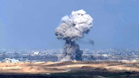 Israël-Hamas : négociations de trêve sous pression alors que Gaza subit de nouveaux bombardements