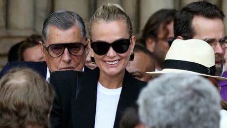 Obsèques de Philippe Labro: Laeticia Hallyday, Fabrice Luchni, Michel Drucker réunis pour un dernier adieu au journaliste