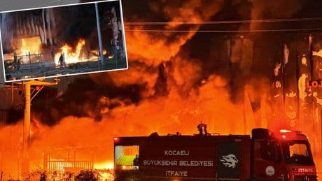 Kocaeli'de lojistik deposu yangını