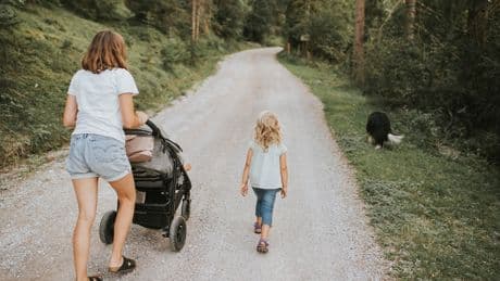 „Verliere Geld, wenn ich arbeite": Frau (40) nimmt sich Sommer wegen ihrer Kinder frei