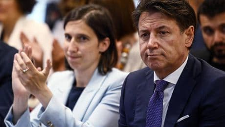 "Conte deve rispettarci", "Buffonate". Volano gli stracci tra Pd e M5S