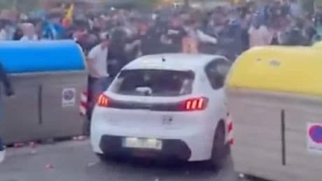 Barcelona: Frau fährt mit Auto in Fußballfans - 13 Verletzte