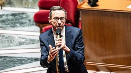 La loi sur le narcotrafic, largement adoptée, est portée par l’actualité et les ambitions des ministres
