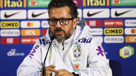 Foot : un nouvel entraîneur pour le Santos FC, club de la superstar Neymar