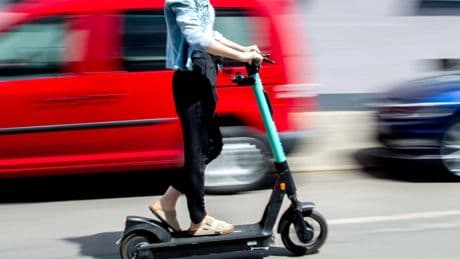 Zahl der Unfälle mit E-Scooter steigt zum sechsten Mal in Folge