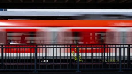 Notfälle: 23-Jähriger wird von Münchner S-Bahn getötet