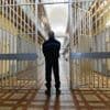 Soupçonné de violence envers des détenus, un surveillant de la prison de Bois-d’Arcy jugé en janvier